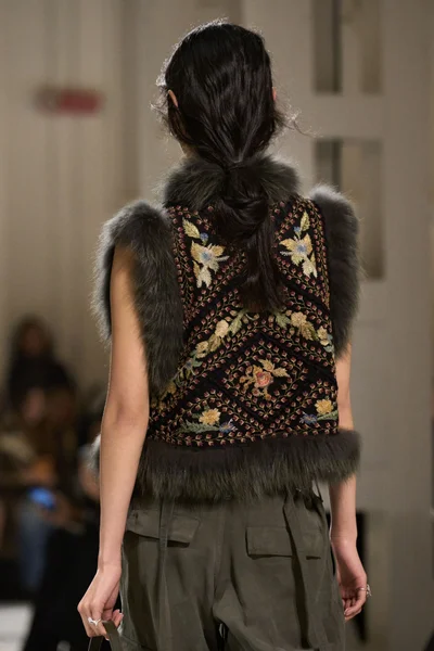 Look 143